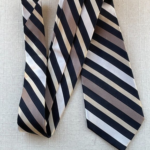Croft and Barrow Men Tie Multi Color Striped Necktie Classic Tie 100% Silk - Picture 2 of 10